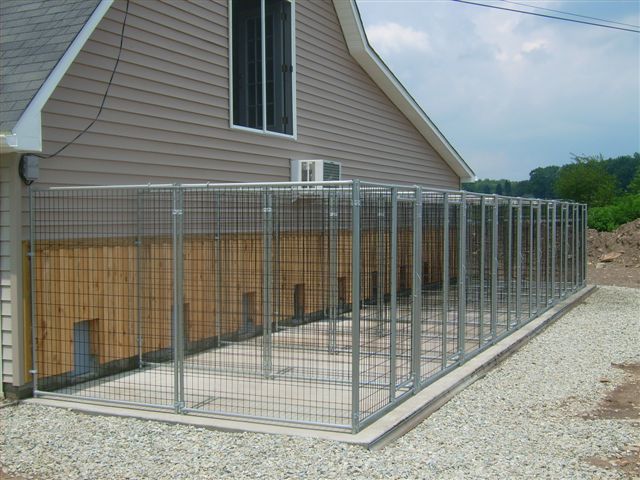 outsidekennel.jpg